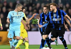 哈斯菲尔德主场迎战狼队争夺英超宝贵积分的激烈对决